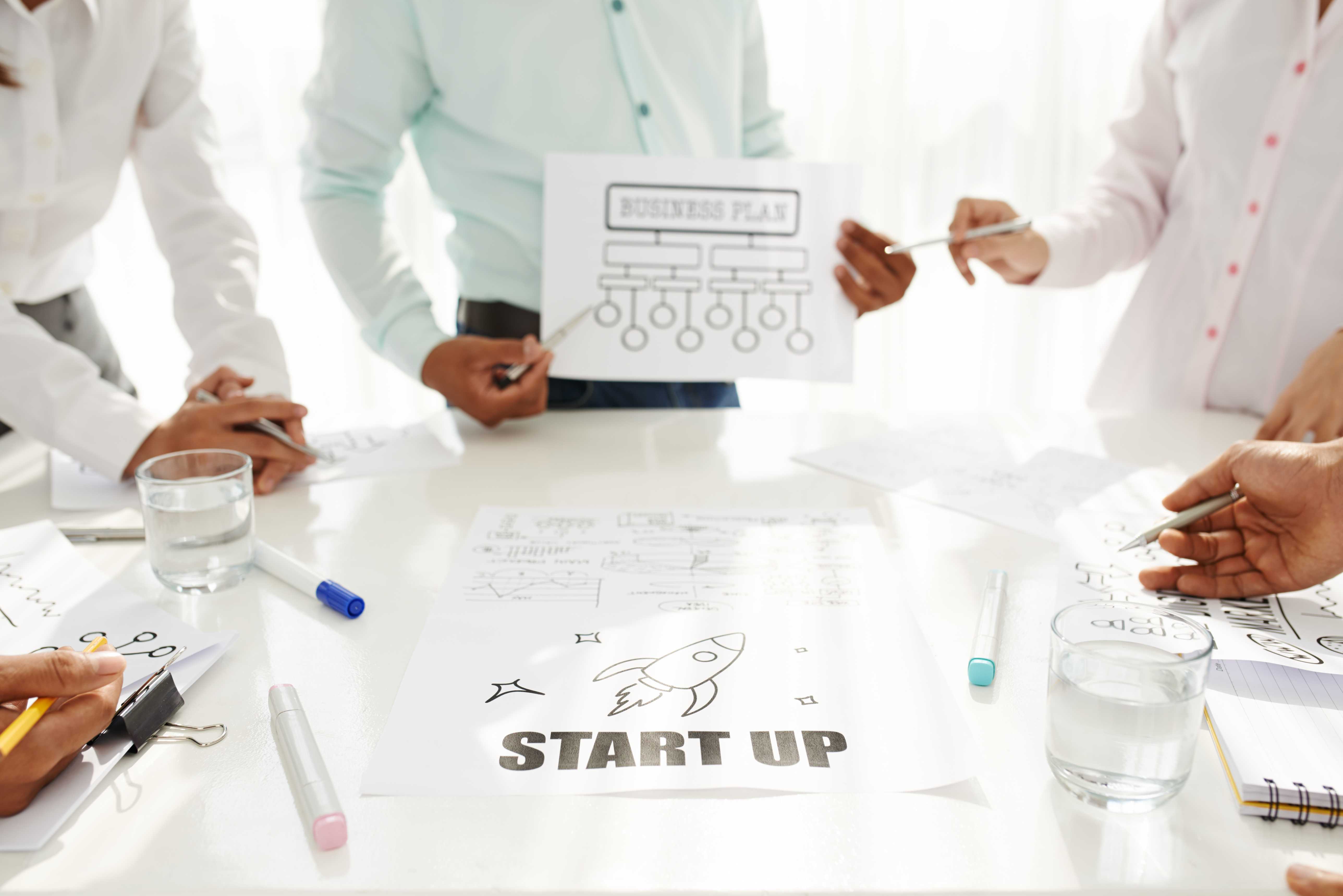 Why Digital Business Cards Are Becoming the Standard in Tech Startups — Signify Insights