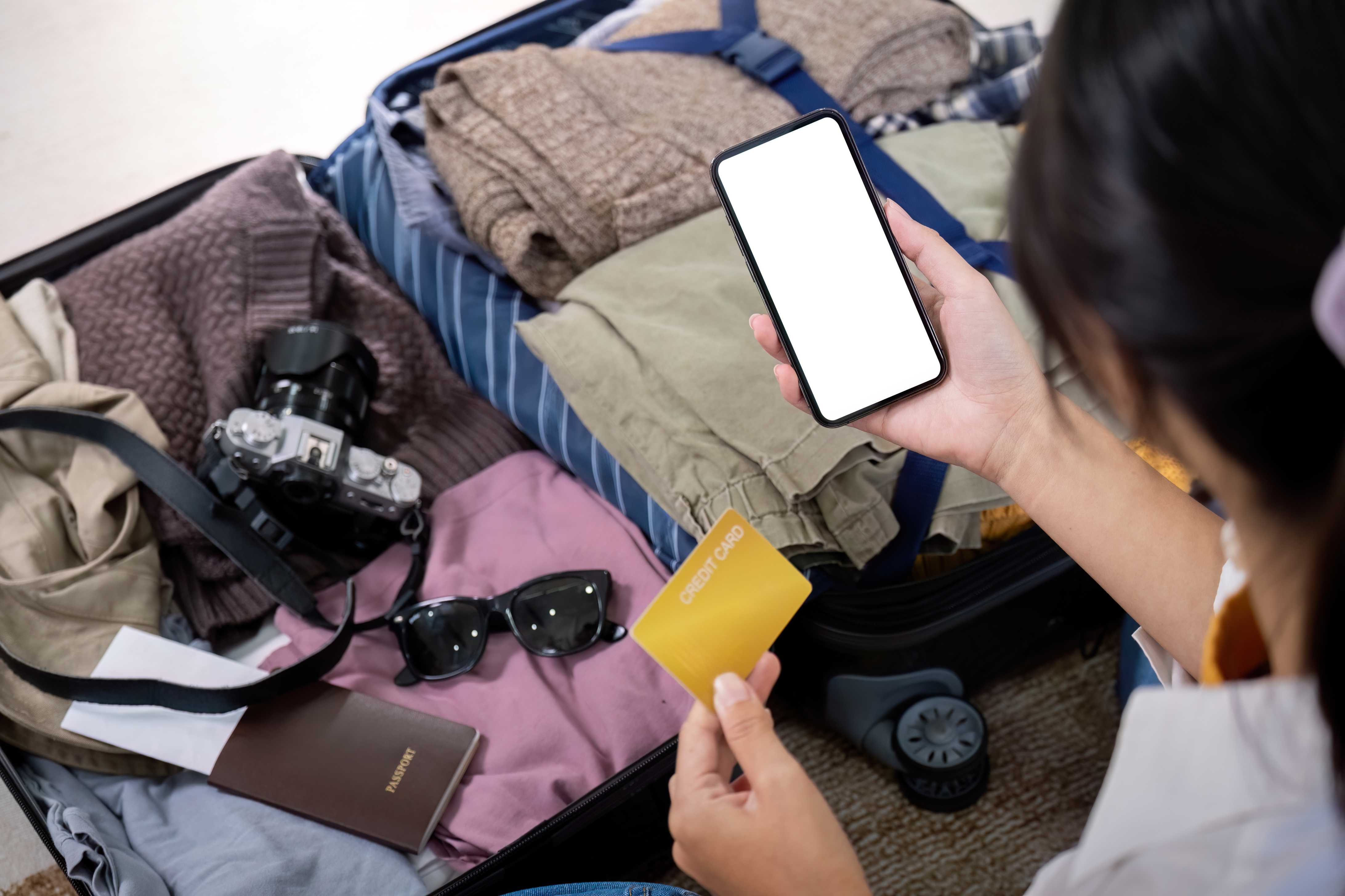How Digital Business Cards Fit into the Lifestyle of Modern Travelers — Signify Insights